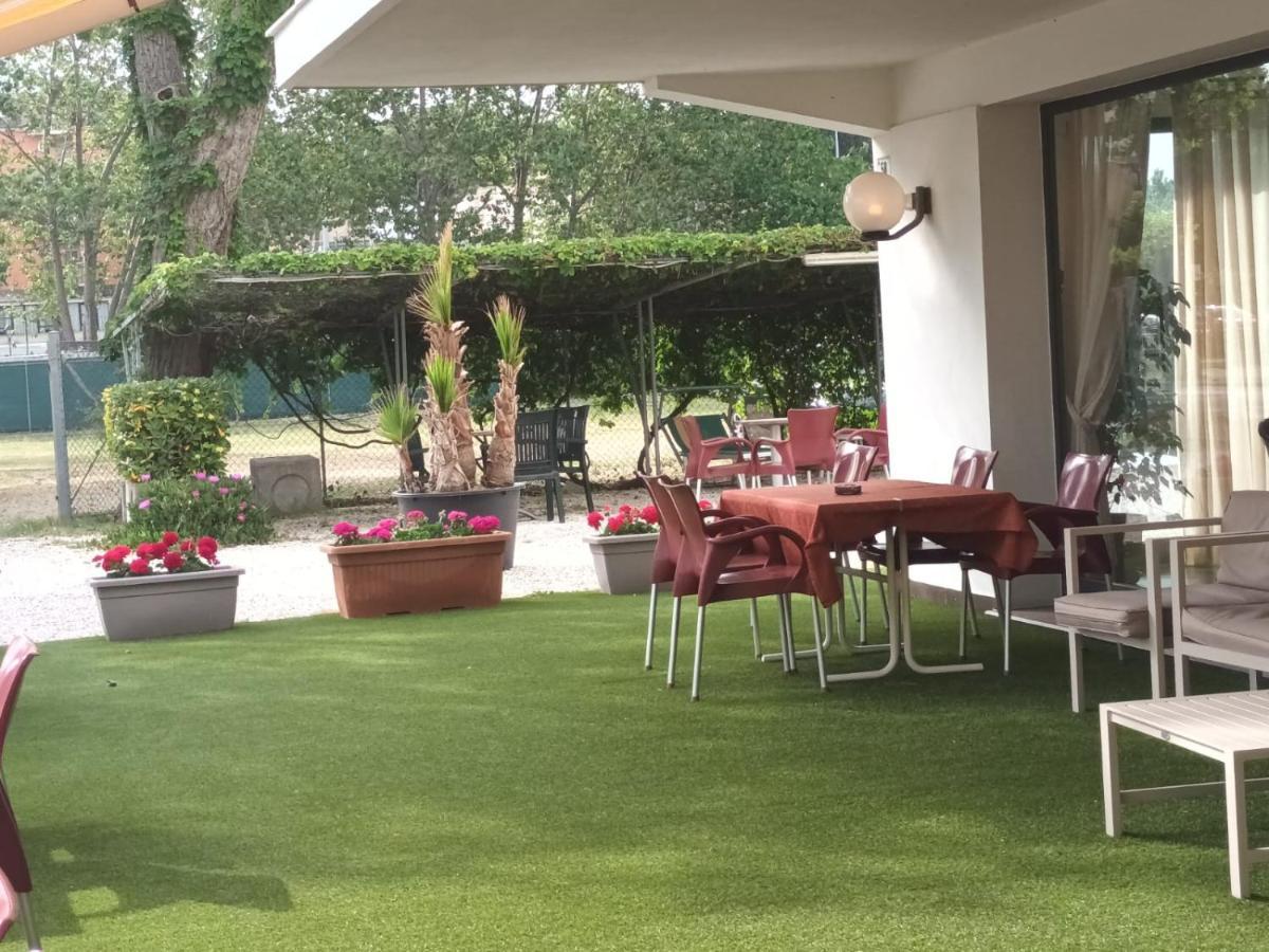 Hotel Bologna Misano Adriatico Esterno foto