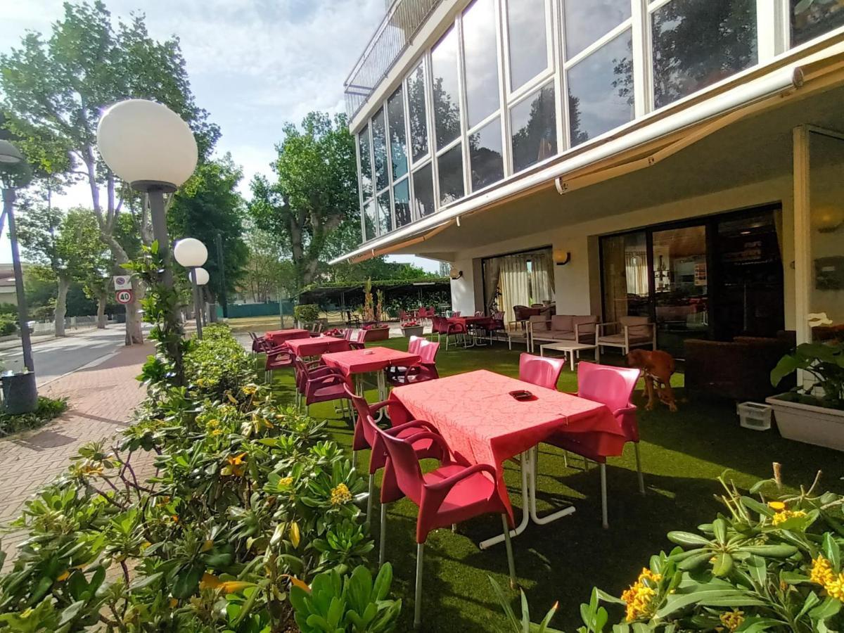 Hotel Bologna Misano Adriatico Esterno foto